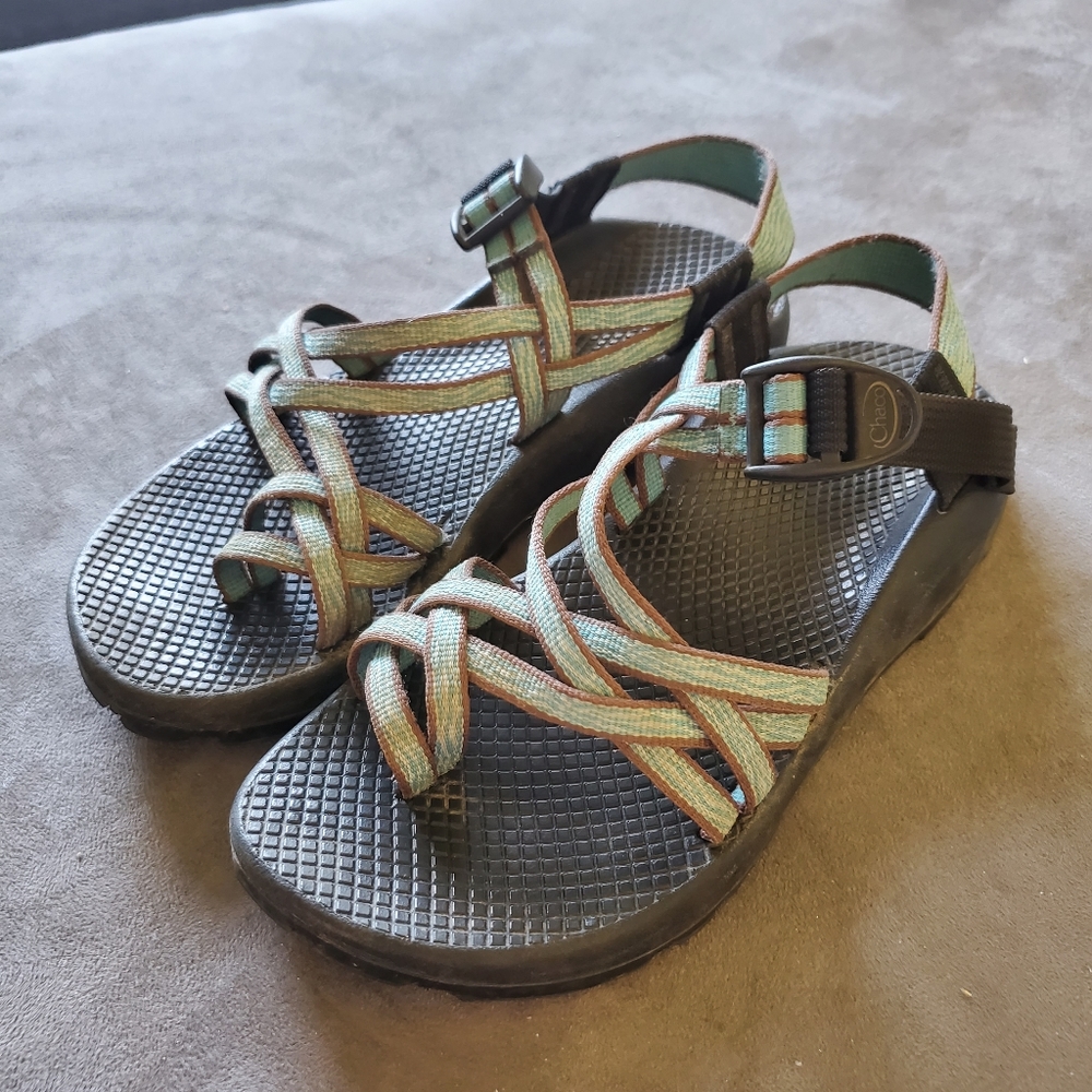 Women's Chacos Size 7
